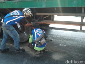 Tragis, Ibu dan 2 Anak Tewas Terlindas Truk Kontainer di Mojokerto