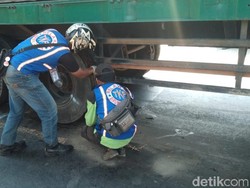 Tragis, Ibu dan 2 Anak Tewas Terlindas Truk Kontainer di Mojokerto