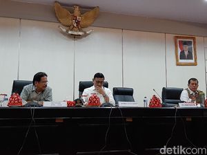 Rakor Pascagempa Palu, Wiranto Ingatkan Bahaya di Zona Merah