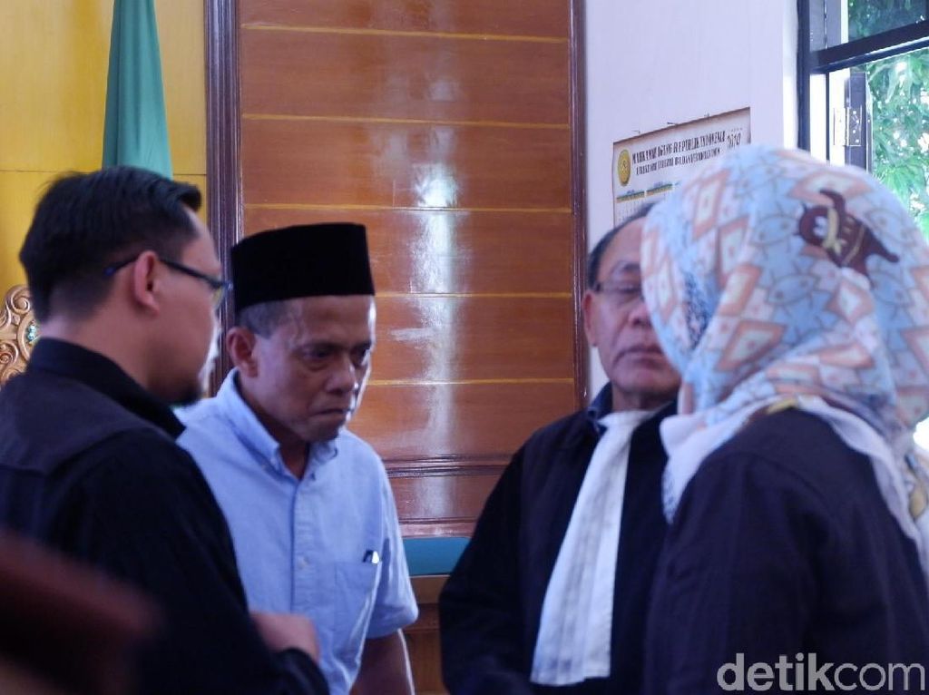 Kuasa Hukum Tika dan Priyanto Minta Satgas Tak Berhenti Ungkap Mafia Bola Kuasa Hukum Tika dan Priyanto Minta Satgas Tak Berhenti Ungkap Mafia Bola