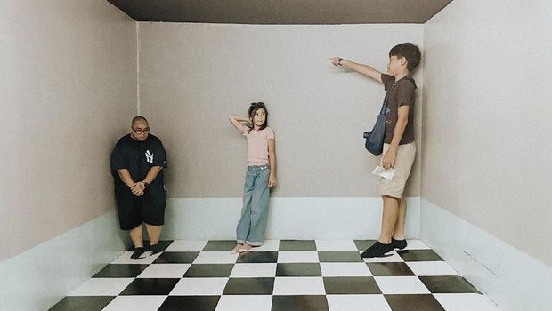 Bisa Bunda Tiru, Cara Saykoji Jelaskan Sampah Plastik ke Anak