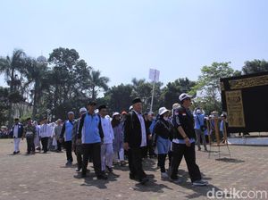 2.578 Calon Haji Asal Kabupaten Bandung Ikuti Manasik Akbar 2.578 Calon Haji Asal Kabupaten Bandung Ikuti Manasik Akbar