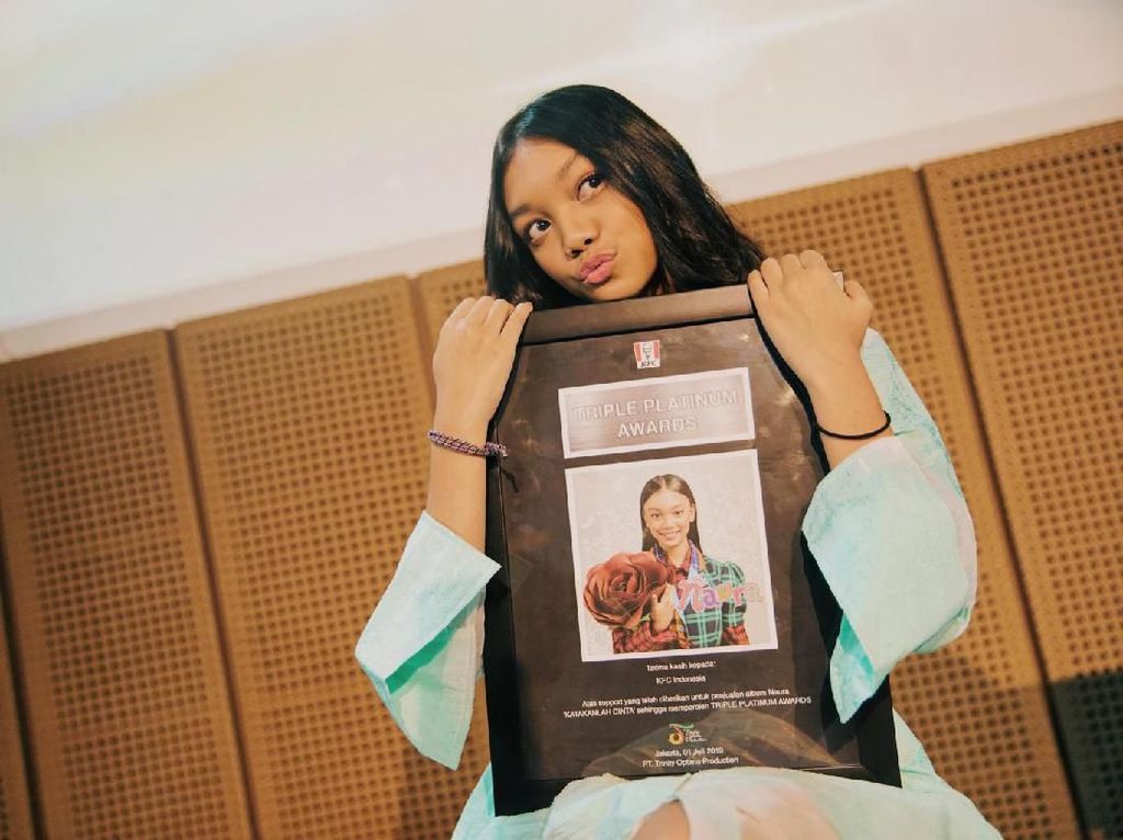Indonesia Krisis Lagu Anak, Naura Malah Sabet Triple Platinum Indonesia Krisis Lagu Anak, Naura Malah Sabet Triple Platinum