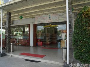 Foto: Tempat Belanja Oleh-oleh Serba Ada di Belitung Foto: Tempat Belanja Oleh-oleh Serba Ada di Belitung