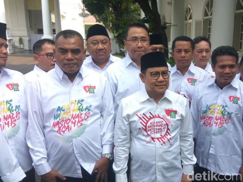 Cak Imin Bawa Ketua PKB Se-Indonesia Temui Jokowi Cak Imin Bawa Ketua PKB Se-Indonesia Temui Jokowi