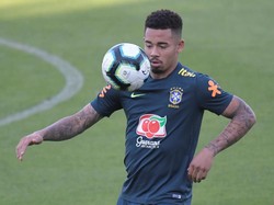 Gabriel Jesus menjadi penentu keberhasilan Brasil ke semifinal. Eksekusi penaltinya di akhir berjalan mulus. (Foto: Washington Alves/Reuters)
