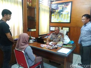 Polisi Lepaskan Lansia Diduga Pengedar Uang Palsu di Pasar Cimindi