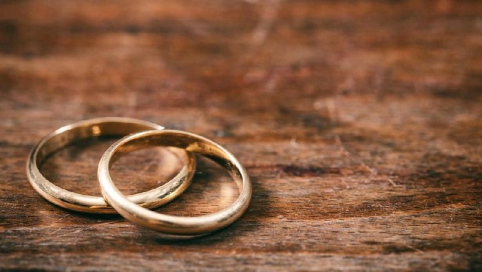 Calon pengantin di Jatim wajib jalani tes urine untuk narkoba. Foto: iStock