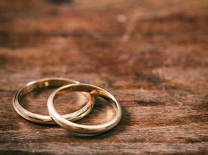 Bapakku Adalah Ayah dari Anakku, Ini Kisah Anak Jadi Istri Kedua Ayahnya Bapakku Adalah Ayah dari Anakku, Ini Kisah Anak Jadi Istri Kedua Ayahnya