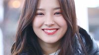 Pesona Nancy Momoland, Artis K-pop Blasteran Cantiknya Bikin Jatuh Hati