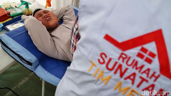 Beragam Ekspresi Anak Saat Disunat