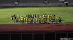 Bhayangkara FC Berlatih di Stadion Madya