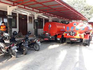 Kemarau Datang, Warga Gunungkidul Mulai Alami Krisis Air Bersih Kemarau Datang, Warga Gunungkidul Mulai Alami Krisis Air Bersih