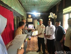 Bawaslu Beri Santunan ke Anggota Panwas di Riau yang Keguguran