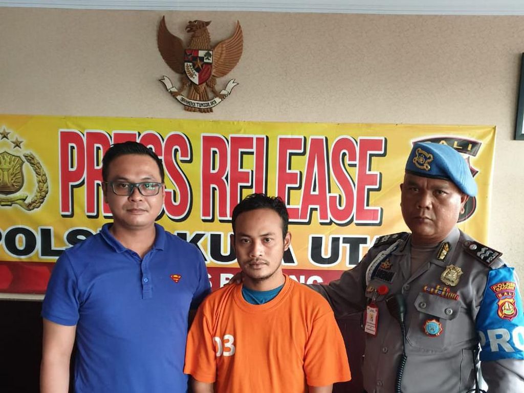 Diputus Pacar Bulenya, Pria Asal Jombang Curi Obat HIV Senilai Rp 75 Juta Diputus Pacar Bulenya, Pria Asal Jombang Curi Obat HIV Senilai Rp 75 Juta