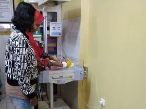 Dramatis, Ibu Hamil di Mojokerto Lahirkan Bayi di Taksi Online