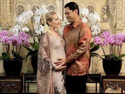 Jelang Dikaruniai Anak Pertama, Panji Trihatmodjo dan Istri Bule Babymoon
