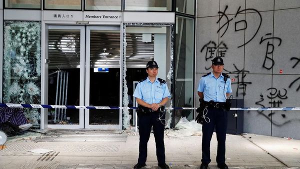 Potret Gedung Parlemen Porak Poranda Usai Aksi Protes di Hong Kong