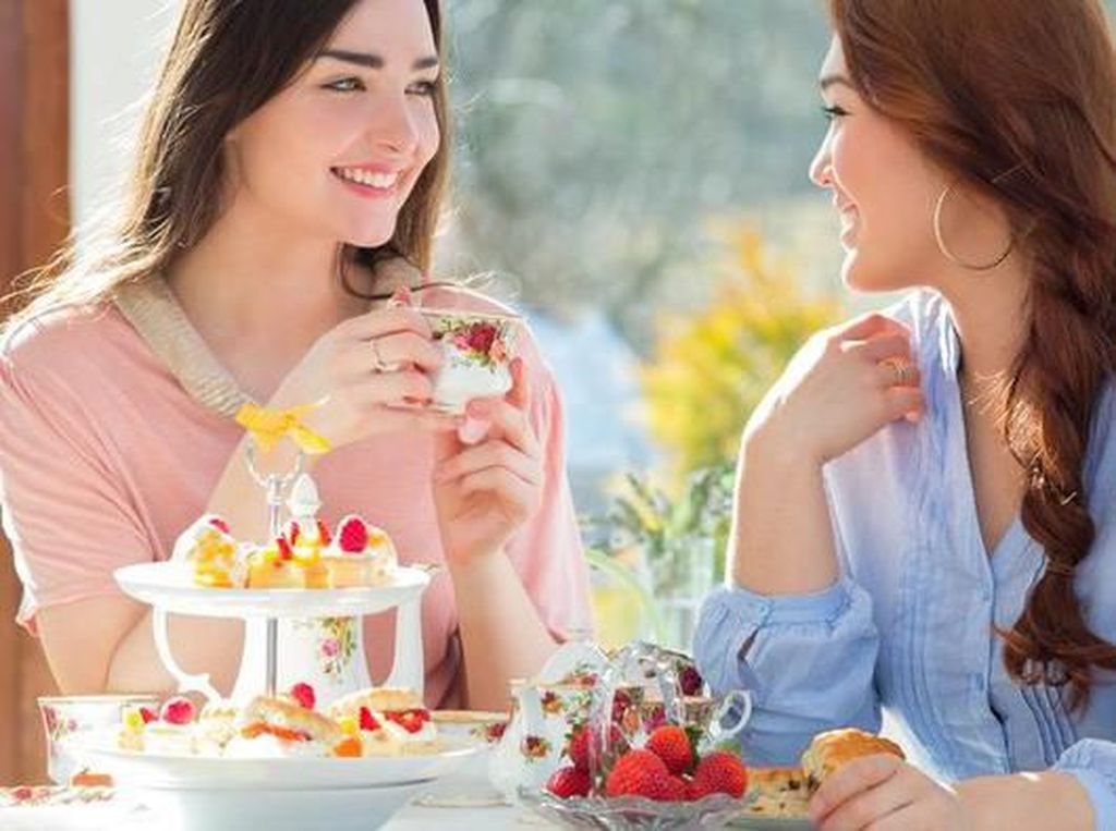 Mana yang Dioleskan Dulu pada Scone, Selai atau Krim? Mana yang Dioleskan Dulu pada Scone, Selai atau Krim?