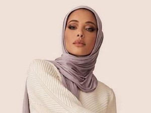 Tidak Hanya Beige, Ini 7 Warna Hijab yang Wajib Dipunyai Hijabers