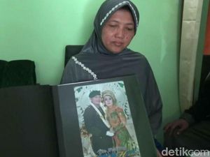 Orang Tua Pilot Heli TNI Jatuh di Papua Berharap Anaknya Ditemukan Selamat Orang Tua Pilot Heli TNI Jatuh di Papua Berharap Anaknya Ditemukan Selamat