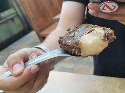 Waduh! Alat Makan Bertema Star Wars di Disneyland Hilang Dicuri