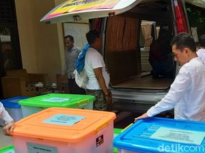 9 Gugatan di MK Terdaftar dari Banten, Bawaslu Kirim 13 Boks Barang Bukti 9 Gugatan di MK Terdaftar dari Banten, Bawaslu Kirim 13 Boks Barang Bukti
