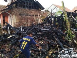Rumah Guru Honorer di Ciamis Hangus Terbakar