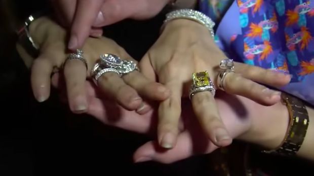 Koleksi berlian Barbie Kumalasari yang diragukan