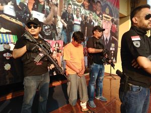 Melawan Saat Ditangkap Polisi, Pembacok Ketua RT di Cengkareng Ditembak