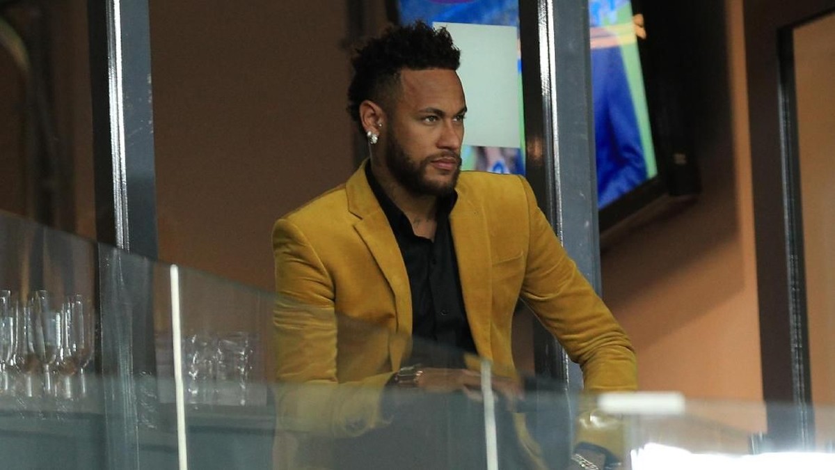 Masa depan Neymar di Paris Saint-Germain masih abu-abu. (Foto: Buda Mendes / Getty Images)