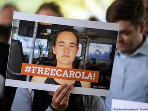 Pengadilan Italia Bebaskan Carola Rackete Kapten Kapal Penyelamat Pengungsi Pengadilan Italia Bebaskan Carola Rackete Kapten Kapal Penyelamat Pengungsi