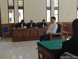 Dalih Kleptomania di Pleidoi Pencurian Si Juru Terbang