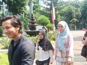 Ditemani Suami, Fairuz A Rafiq Siap Klarifikasi soal Ikan Asin Ditemani Suami, Fairuz A Rafiq Siap Klarifikasi soal Ikan Asin