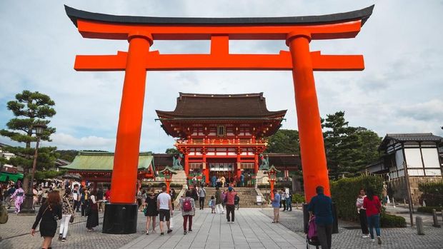 Fushimi Inari Taisha kyoto,japan - oct,14,2018:fushimi inari shrine in kyoto japan,many peoples come here everyday.