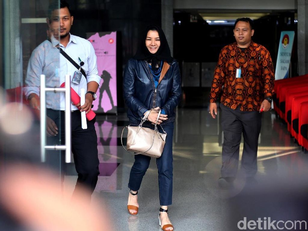 KPK Dalami Kesaksian Rita yang Diminta Tak Sebut Nama Azis Syamsuddin KPK Dalami Kesaksian Rita yang Diminta Tak Sebut Nama Azis Syamsuddin