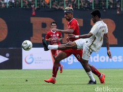 Dibabak kedua, Persija tertekan oleh PSS Sleman.