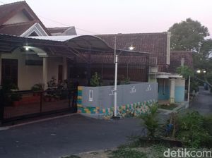 Densus 88 Amankan Bapak dan Anak Terduga Teroris di Magetan