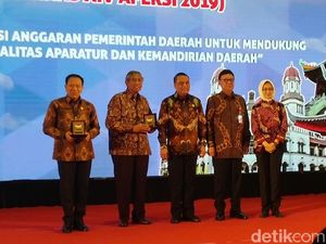 Mendagri Akan Sekolahkan 10 Wali Kota ke Luar Negeri Mendagri Akan Sekolahkan 10 Wali Kota ke Luar Negeri