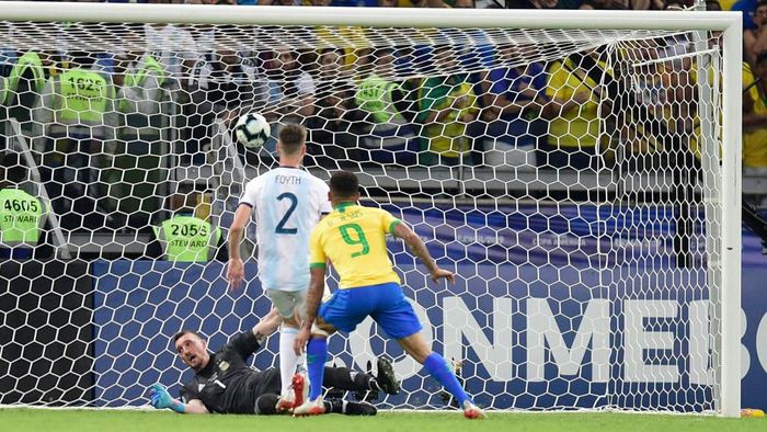 Gabriel Jesus sudah punya firasat bakal jebol gawang Argentina (Foto: Juliana Flister/Getty Images) Gabriel Jesus sudah punya firasat bakal jebol gawang Argentina (Foto: Juliana Flister/Getty Images)