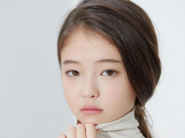 Gaya Liburan Ella Gross, Model Iklan Es Krim Kontroversi
