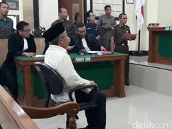 Pelawak Qomar Didakwa Pakai Surat Lulus Palsu untuk Jadi Rektor