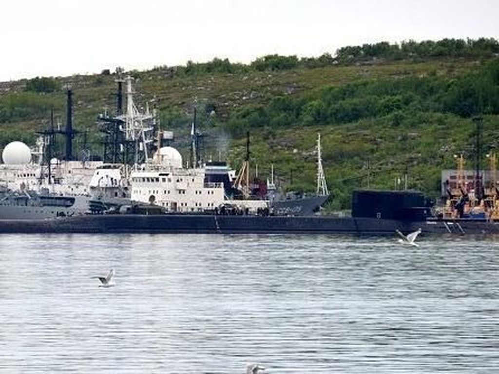 Kebakaran di Kapal Selam Angkatan Laut Rusia, 14 Kru Tewas Kebakaran di Kapal Selam Angkatan Laut Rusia, 14 Kru Tewas