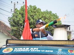 Kedatangan Api Porprov Jatim di Lamongan Disambut Antusiasme Warga