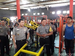 Mengenal Aiptu Ifanudin, Babin Kreator Alat Gym dari Besi Bekas