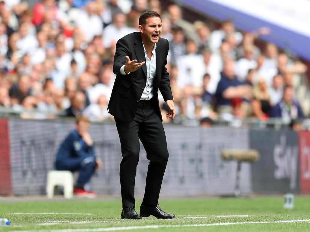 Lampard Gagal Menang di Laga Debutnya Melatih Chelsea Lampard Gagal Menang di Laga Debutnya Melatih Chelsea