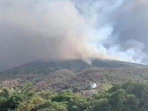 Gunung Berapi di Pulau Stromboli Erupsi, Seorang Turis Dikabarkan Tewas