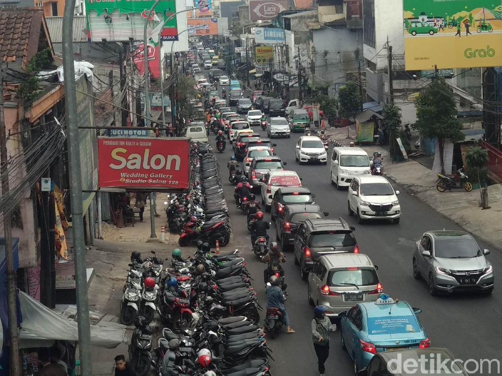 Sukajadi-Setiabudi Bandung Satu Arah, Parkir Liar Jadi Perhatian Sukajadi-Setiabudi Bandung Satu Arah, Parkir Liar Jadi Perhatian