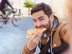 Sering Konsumsi Makanan Olahan, Pria Muda Bisa Alami Sperma Loyo