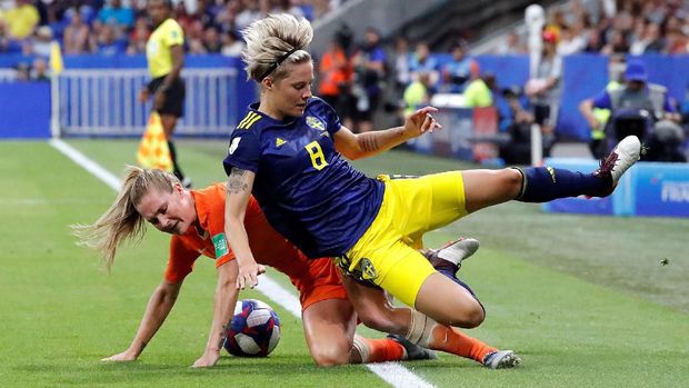 Pertandingan Belanda vs Swedia berlangsung cukup keras.